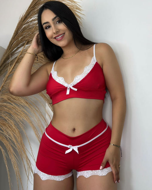 ✨ Pijama Neon Dream: Para noches de encanto y seducción.